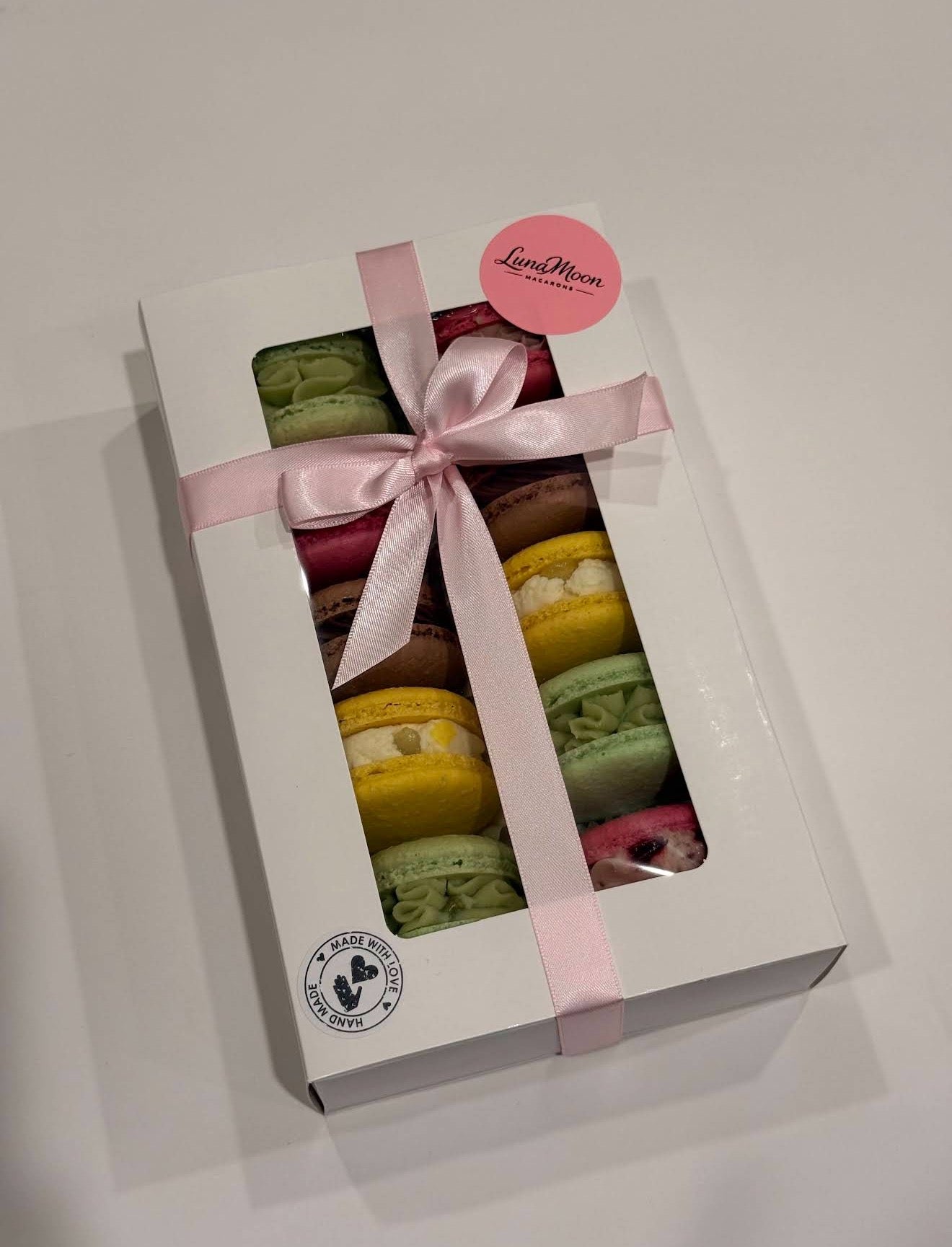 Signature Macaron Box